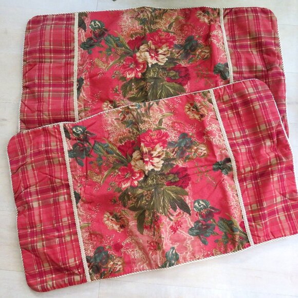 New Vintage 2006 JCPenney Middleton King Pillow Shams Pair of 2 Quilted Red USA - Picture 2 of 14